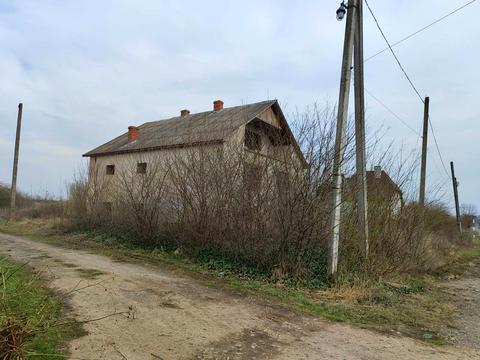 дом по адресу Яноша Ареня