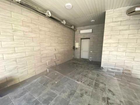 комерційна за адресою Княжна, 2