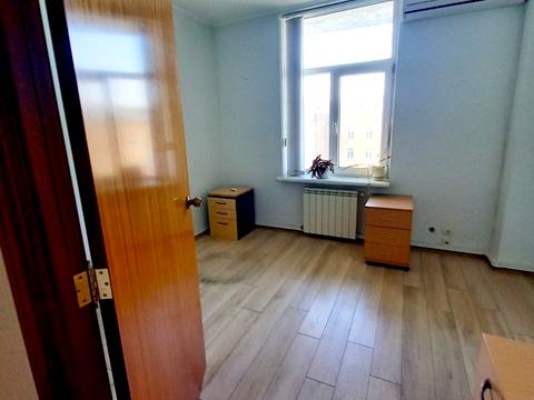 комерційна за адресою Ярославів Вал вул., 21-Г