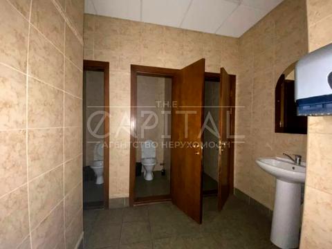 комерційна за адресою Лесі Українки бульв., 30В
