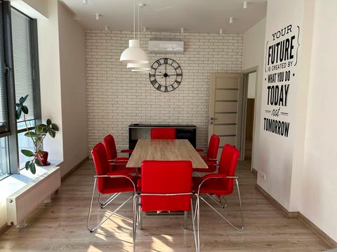 комерційна за адресою Трускавецька вул., 6-В