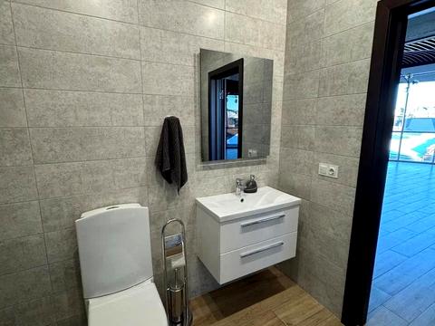 комерційна за адресою Цехова вул., 1