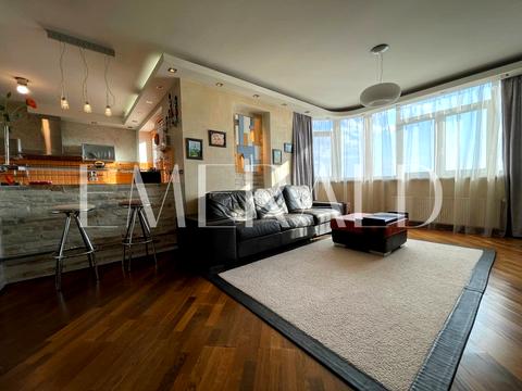 квартира за адресою Анни Ахматової вул., 13