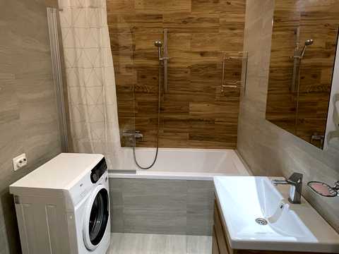 квартира за адресою Зарічна вул., 4к1