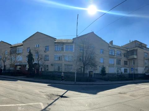 комерційна за адресою Гетьмана Павла Полуботка вул. (Попудренка), 18