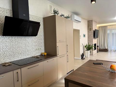 будинок за адресою Центральна