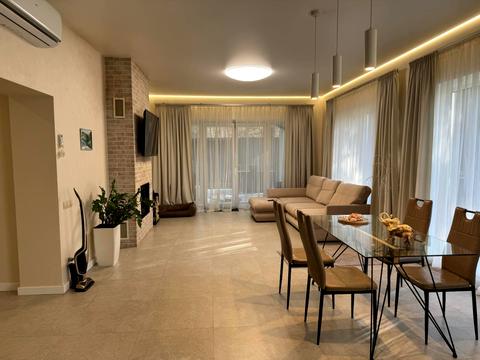 будинок за адресою Центральна