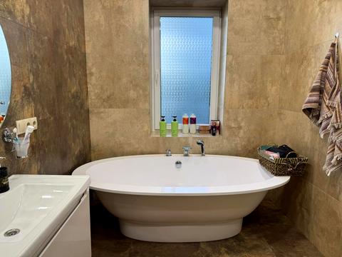 будинок за адресою Центральна