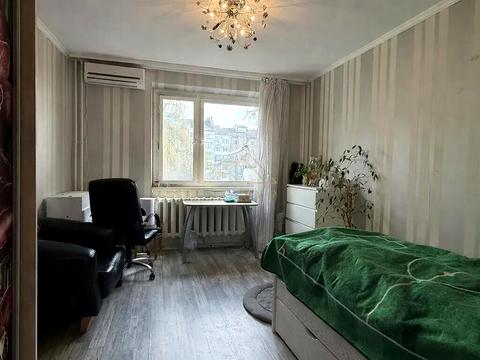 квартира за адресою Тролейбусна вул., 8
