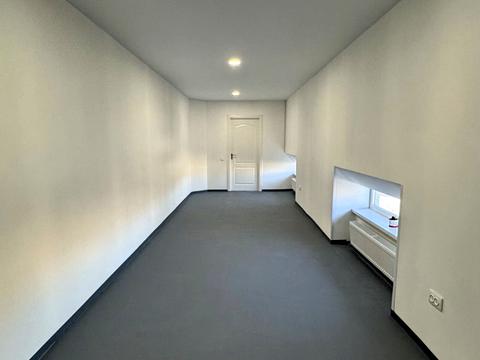 комерційна за адресою Руслана Слободянюка вул. (Валентини Терешкової), 152а