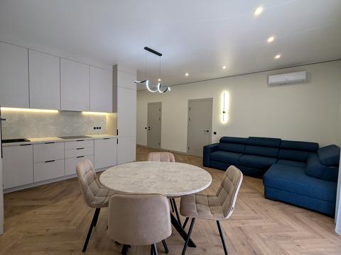 будинок за адресою Успішна, 98