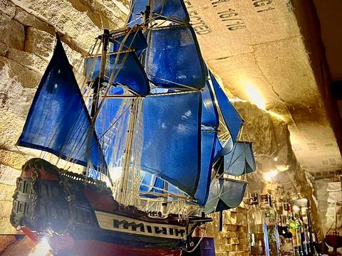 комерційна за адресою Академіка Брюкнера вул., 3