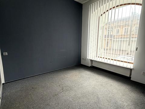 комерційна за адресою Пантелеймонівська вул., 38