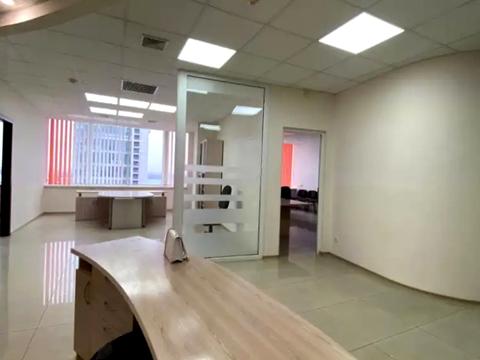 комерційна за адресою Королеви Єлизавети ІІ вул. (Глинки), 2