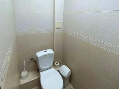 комерційна за адресою Королеви Єлизавети ІІ вул. (Глинки), 2