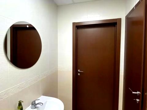 комерційна за адресою Королеви Єлизавети ІІ вул. (Глинки), 2