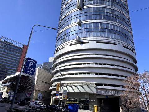 комерційна за адресою Королеви Єлизавети ІІ вул. (Глинки), 2