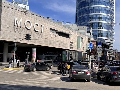 комерційна за адресою Королеви Єлизавети ІІ вул. (Глинки), 2