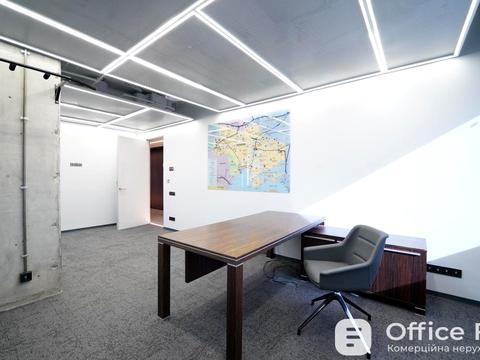 комерційна за адресою Володимирська вул., 12