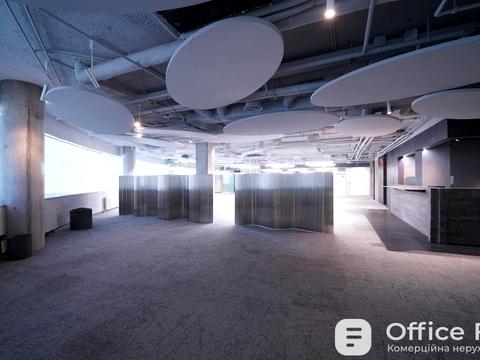 комерційна за адресою Володимирська вул., 12