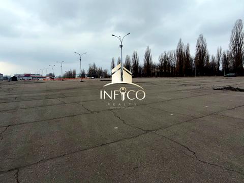комерційна за адресою Лейтенанта Мукана вул., 20