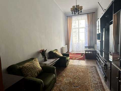 квартира за адресою Театральна вул., 7