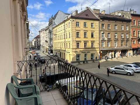 квартира за адресою Театральна вул., 7