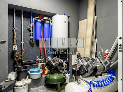 коммерческая по адресу Леси Украинки бульв., 7-В