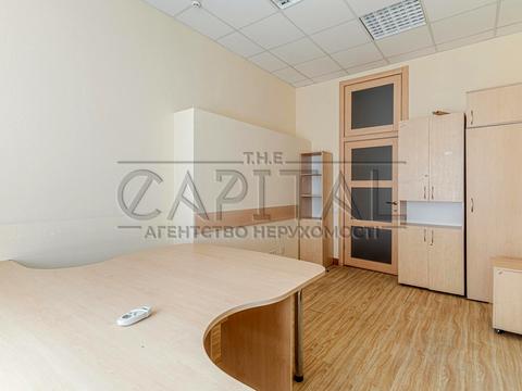 комерційна за адресою Саксаганського вул., 67