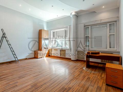 комерційна за адресою Саксаганського вул., 67