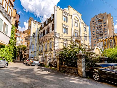 комерційна за адресою Саксаганського вул., 67