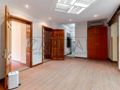 комерційна за адресою Саксаганського вул., 67