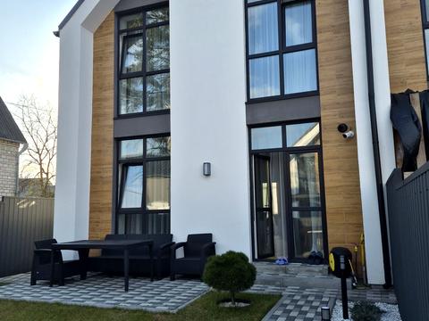 будинок за адресою Богдана Хмельницького вул.