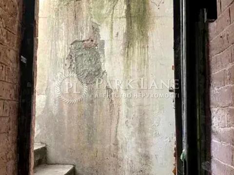 комерційна за адресою Мала Житомирська вул., 3/4