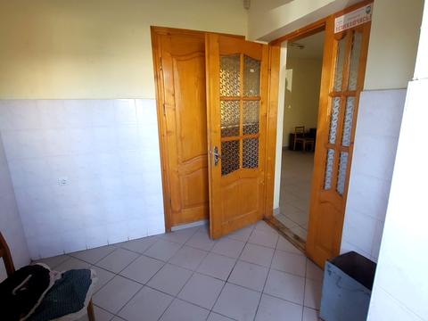 комерційна за адресою Карпатської Січі вул., 4