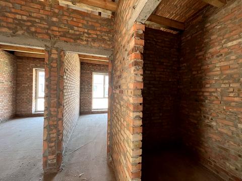 будинок за адресою Епіцентр