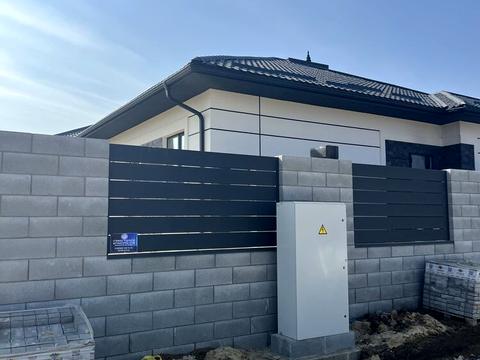 будинок за адресою Епіцентр