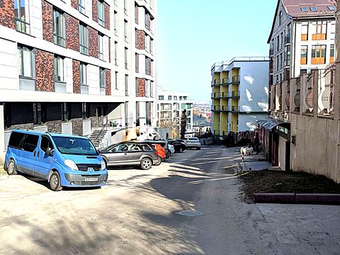 коммерческая по адресу Лукьяновская пл., (Будинок)
