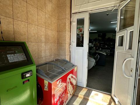 комерційна за адресою Чернівецька вул., 58