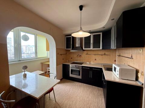 квартира за адресою Ревуцького вул., 17