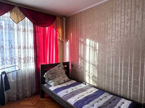 квартира за адресою Раїси Окіпної вул., 5-А