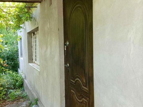 будинок за адресою Листопадна вул., 1