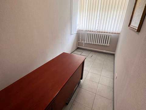 комерційна за адресою Івана Франка вул., 30