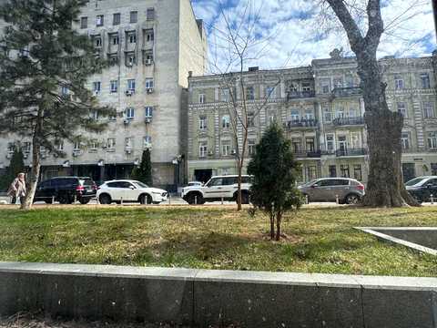 комерційна за адресою Івана Франка вул., 30