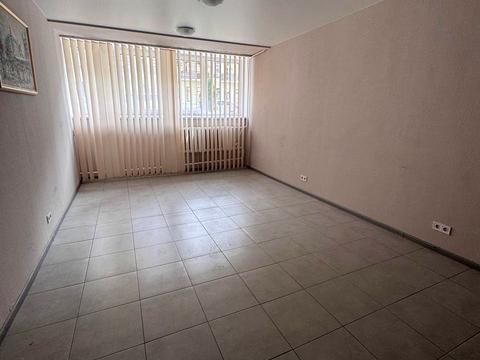 комерційна за адресою Івана Франка вул., 30