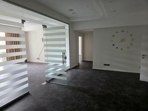 комерційна за адресою Лейпцизька вул., 3а