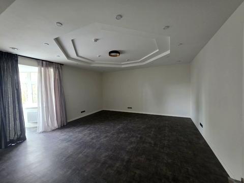 комерційна за адресою Лейпцизька вул., 3а