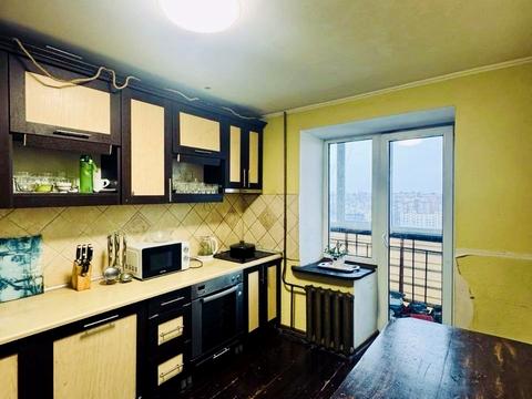 квартира за адресою Євгена Коновальця вул., 12