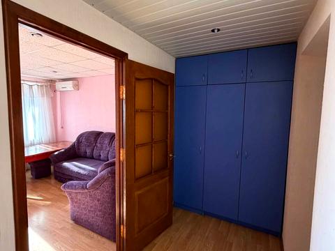 квартира за адресою Ніла Армстронга вул. (Казакова), 1