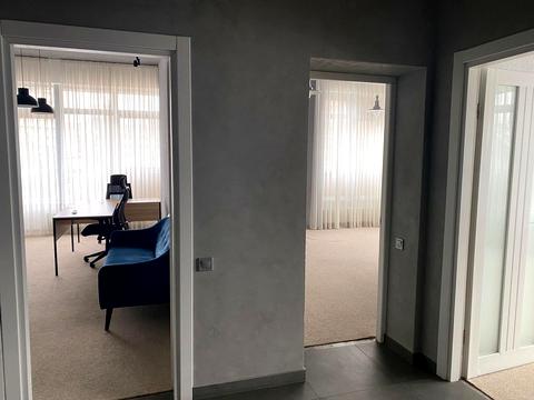 комерційна за адресою Кловський узвіз, 7a